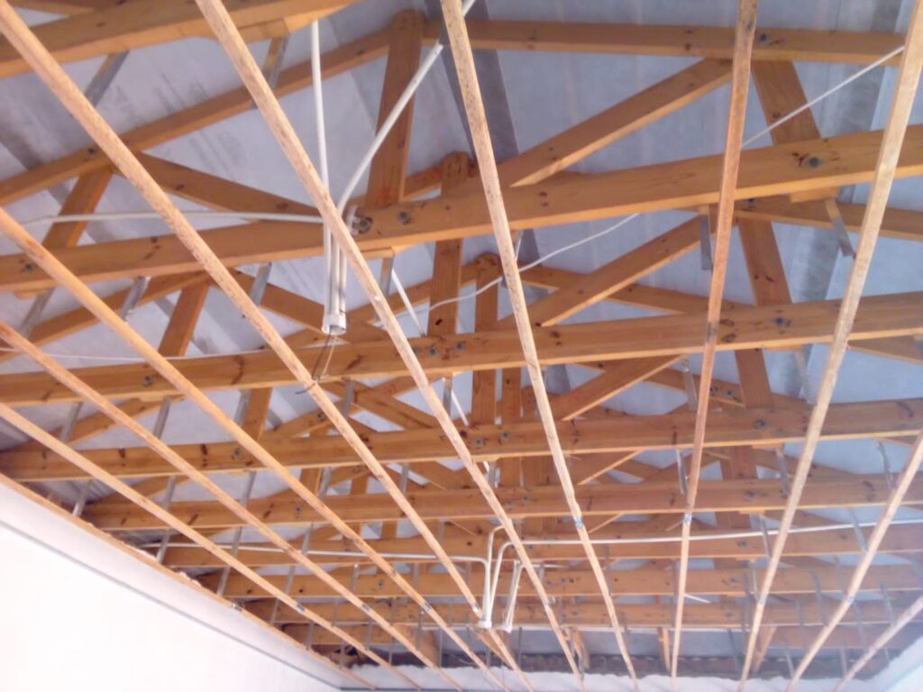 ceiling 4